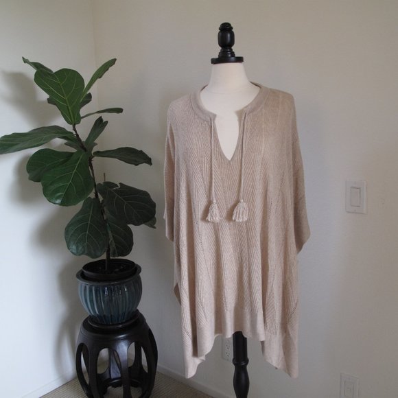 SPLENDID Cashmere Blend Beige Poncho - Picture 7 of 12